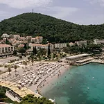 Sunnynest Apartment - 3Br Apt With Free Parking & Wi-Fi, Close To Lapad Bay Beach