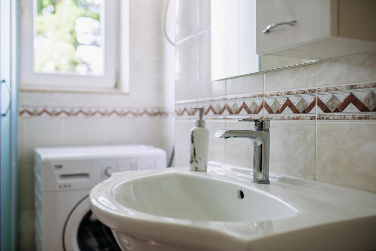Apartamento Sunnynest - 3br With Free Parking & Wi-fi, Close To Lapad Bay *