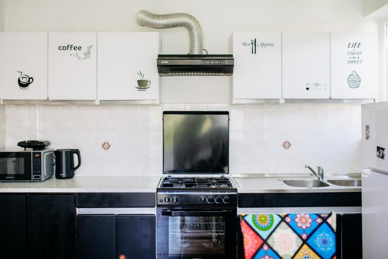 Sunnynest - 3br With Free Parking & Wi-fi, Close To Lapad Bay