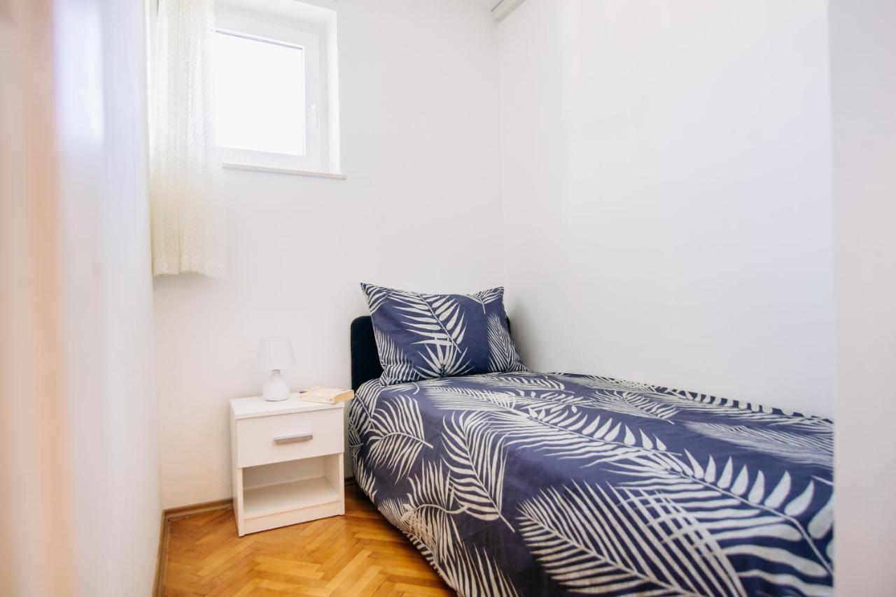 Sunnynest - 3br With Free Parking & Wi-fi, Close To Lapad Bay Apartamento